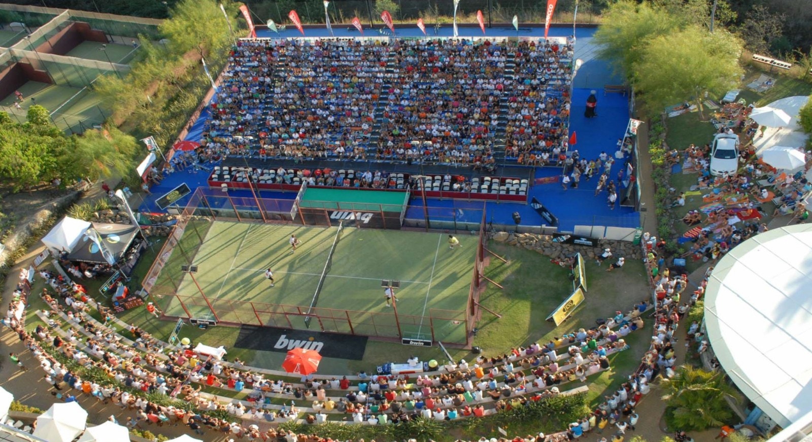 Det arrangeres årlige konkurranser i Tennis og padel-tennis i resorten Galleribilde