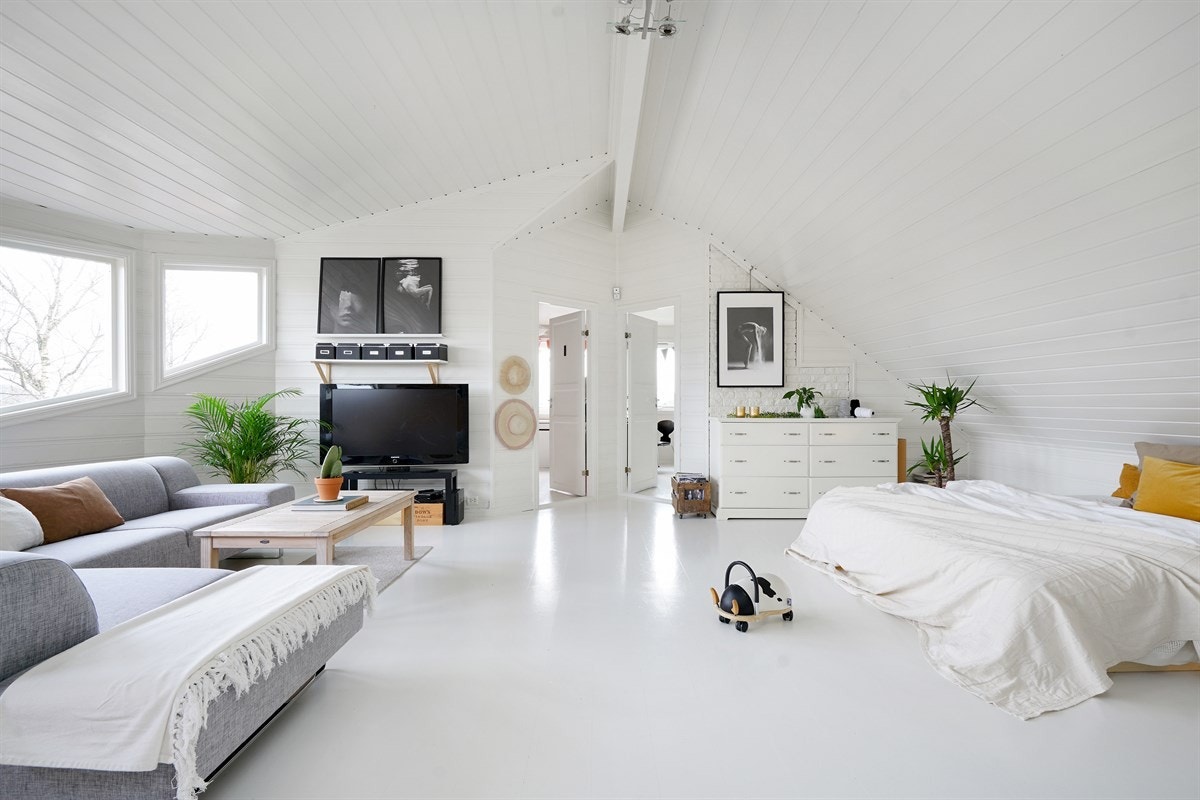Trivelig loftstue med god takhøyde Galleribilde