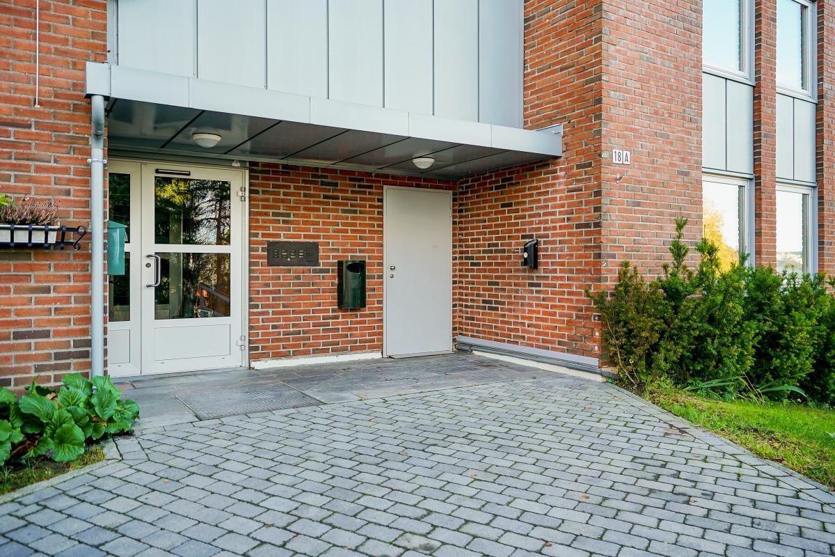 Inngangsparti. Galleribilde