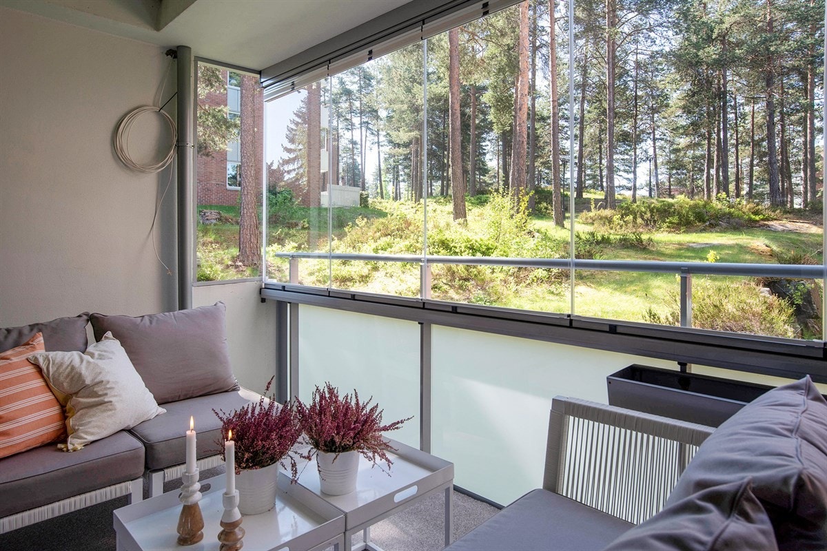 Balkongen ligger utenfor stuen og er på ca. 11 kvm. Galleribilde