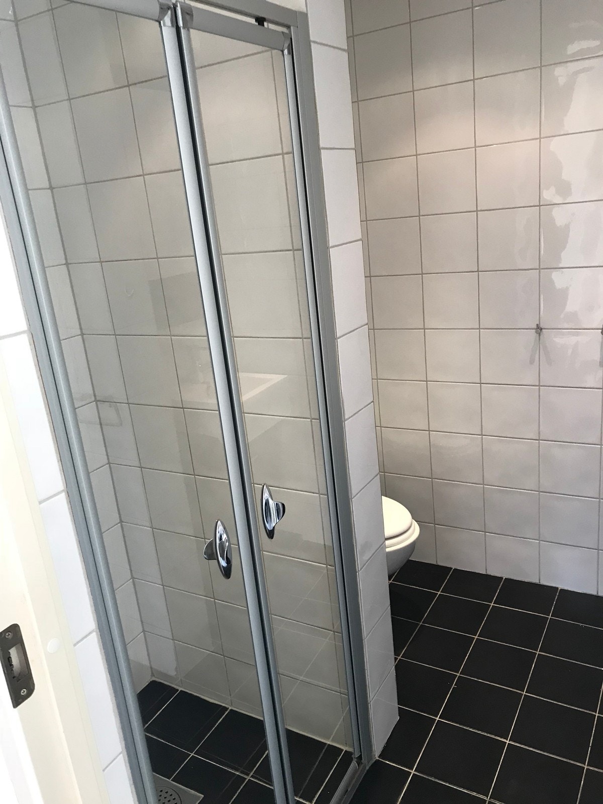 Bad med dusjnisje Galleribilde