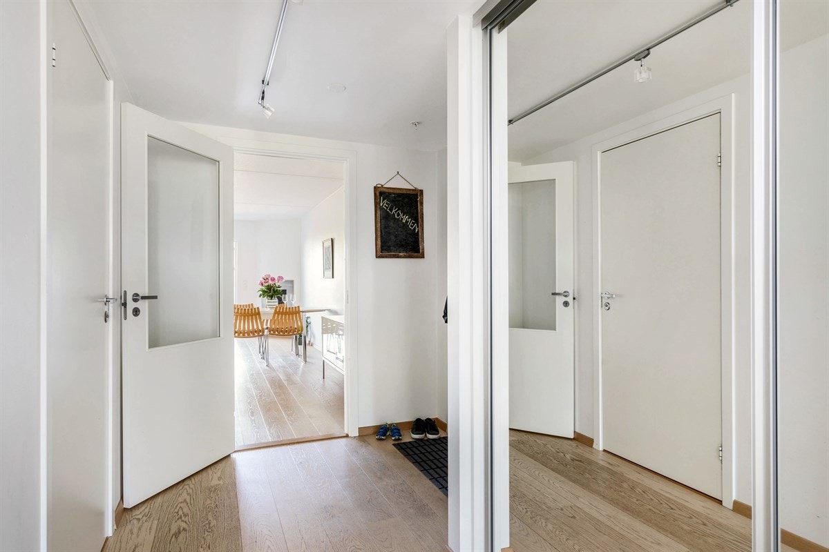 81garderobe Galleribilde