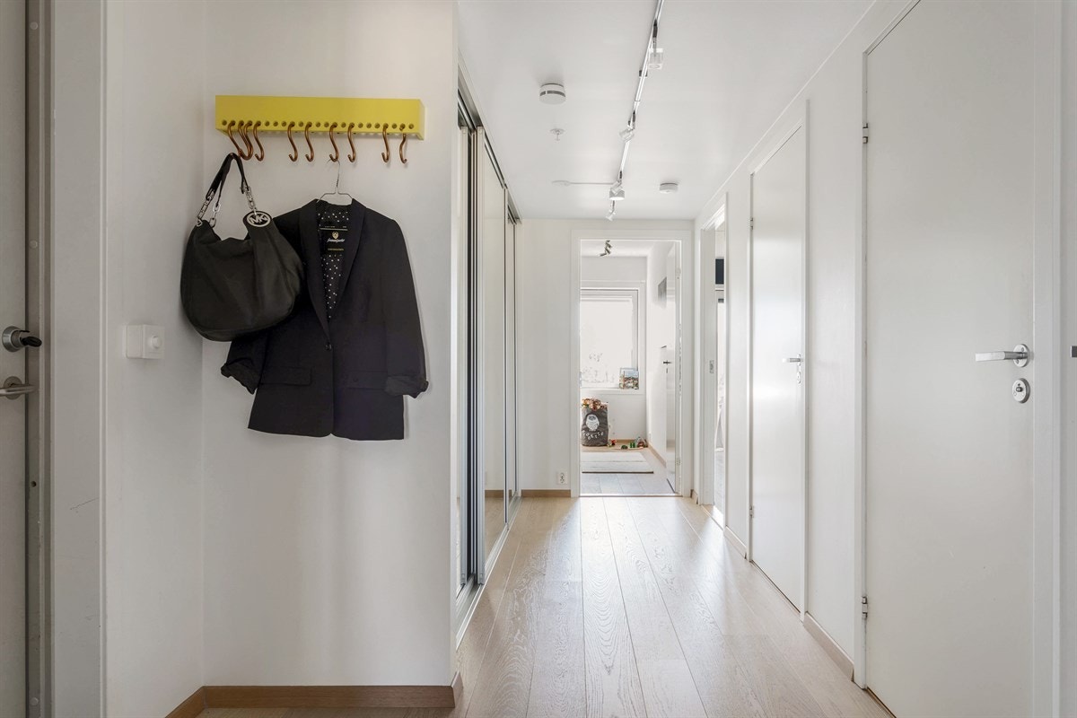 80garderobe Galleribilde