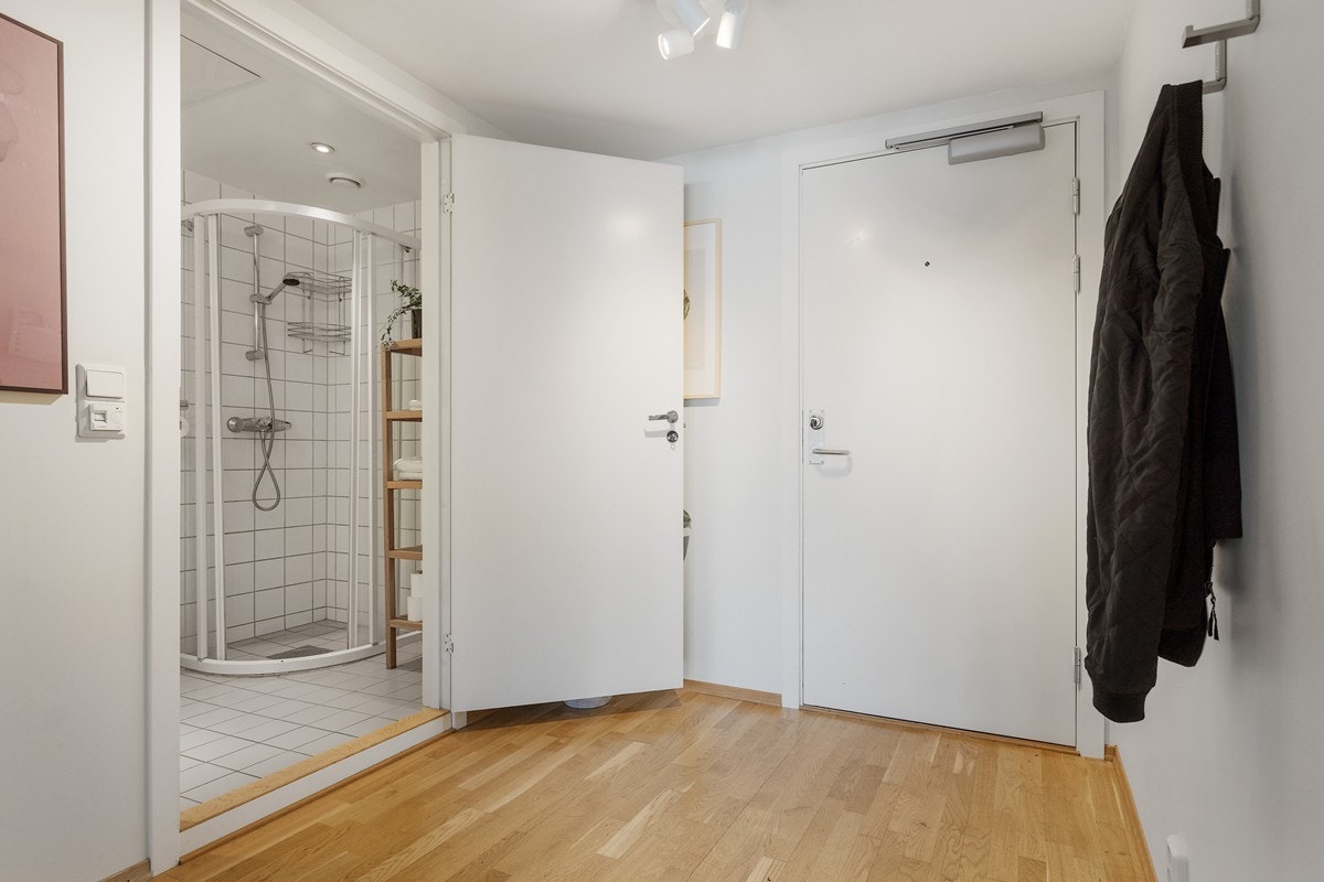 Inngang til badet fra inngangspartiet. Galleribilde