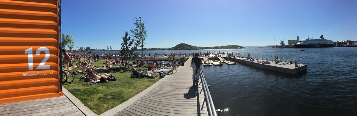 Kort vei til Sørenga og Sjøbadet som har blitt et svært populært møtested på solfylte dager. Galleribilde