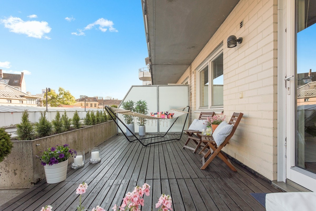 Unik og fantastisk sørøstvendt markterrasse på 20 kvm! Galleribilde