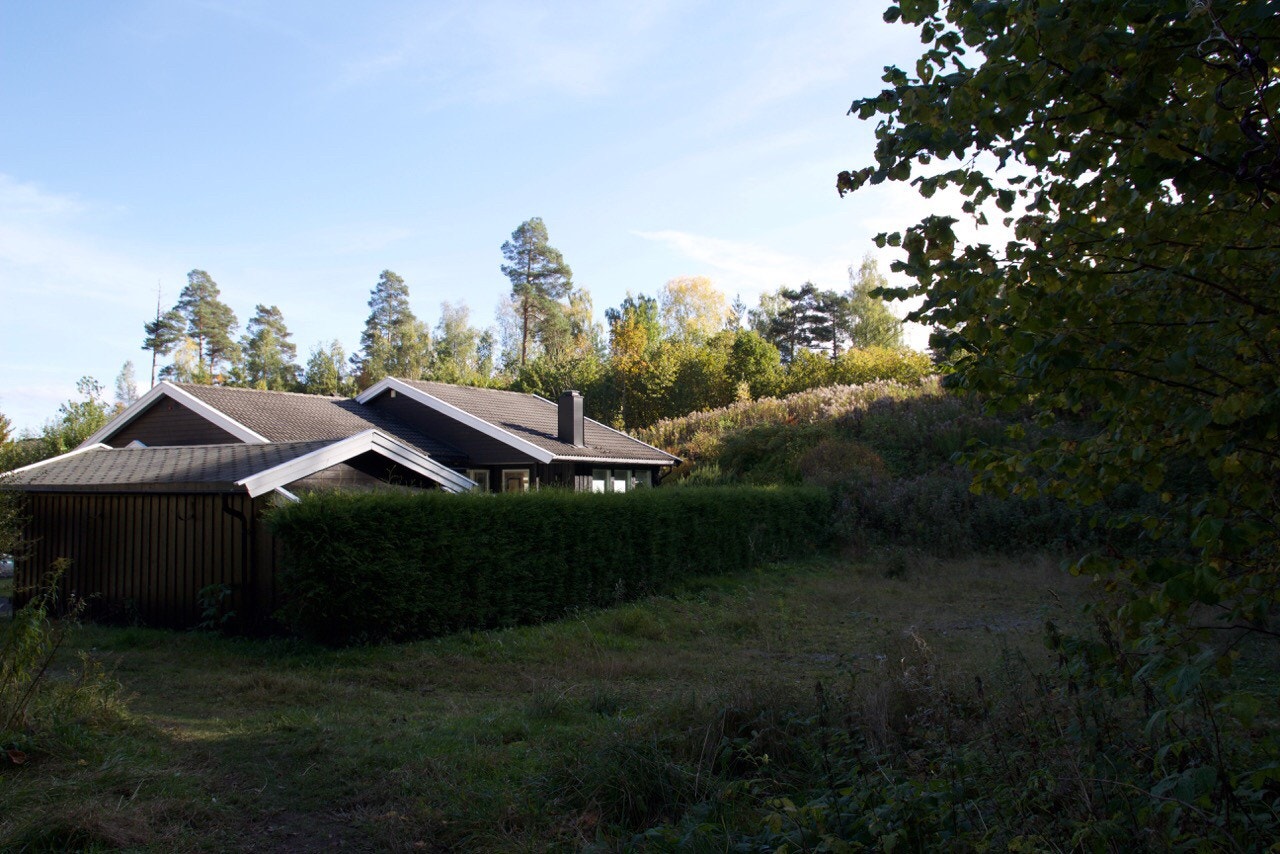 Huset ligger innerst i Vabråten med kort vei til turområder. Galleribilde