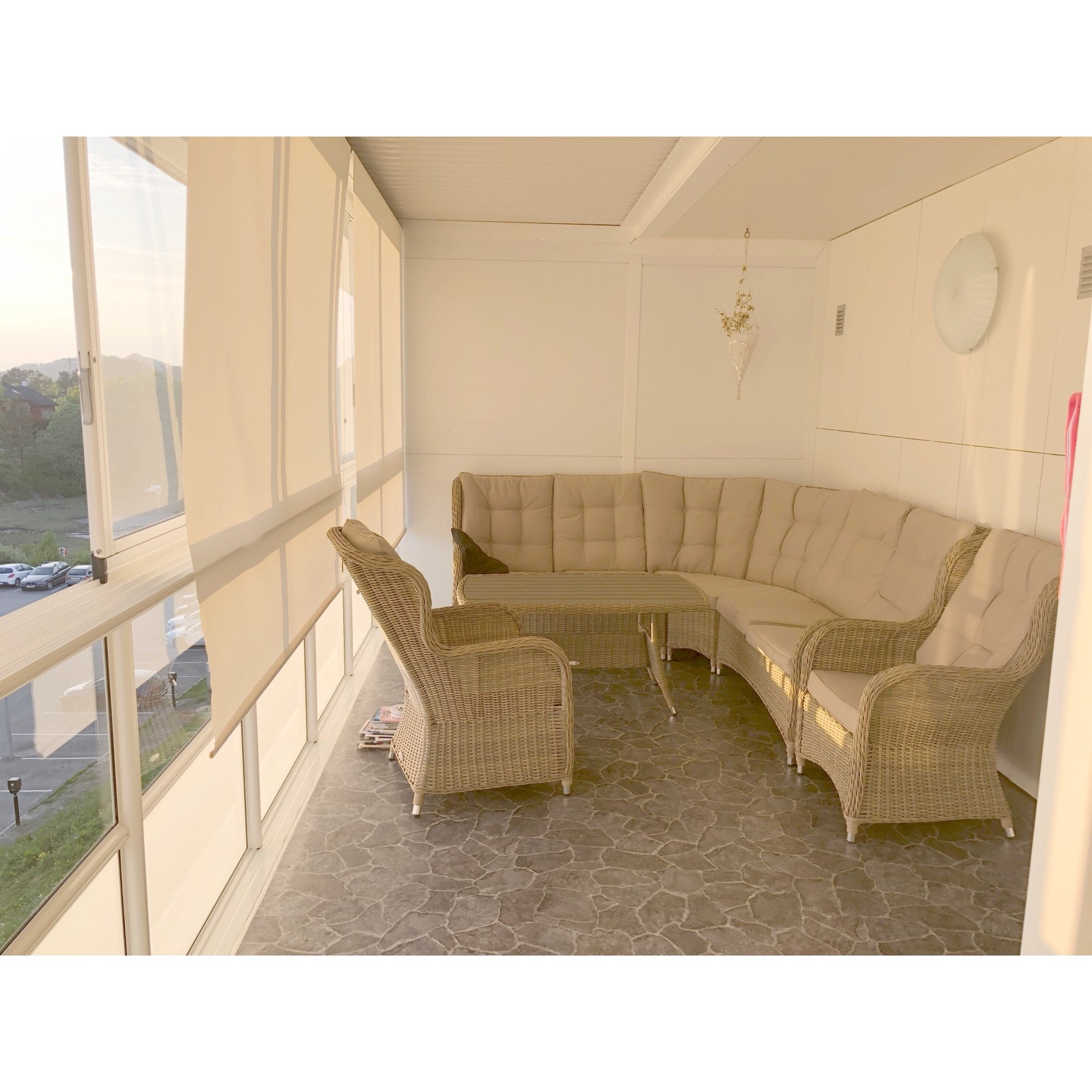 Terrasse (nåværende og med solskjerming) Galleribilde