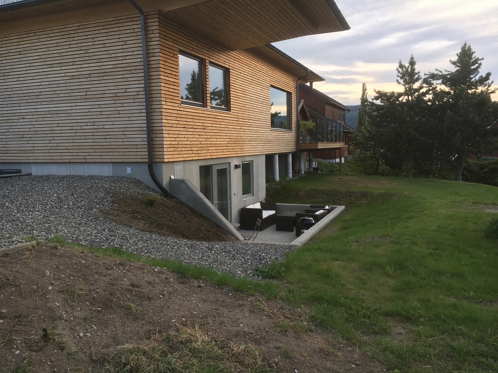 Inngang leilighet m/uteplass Galleribilde