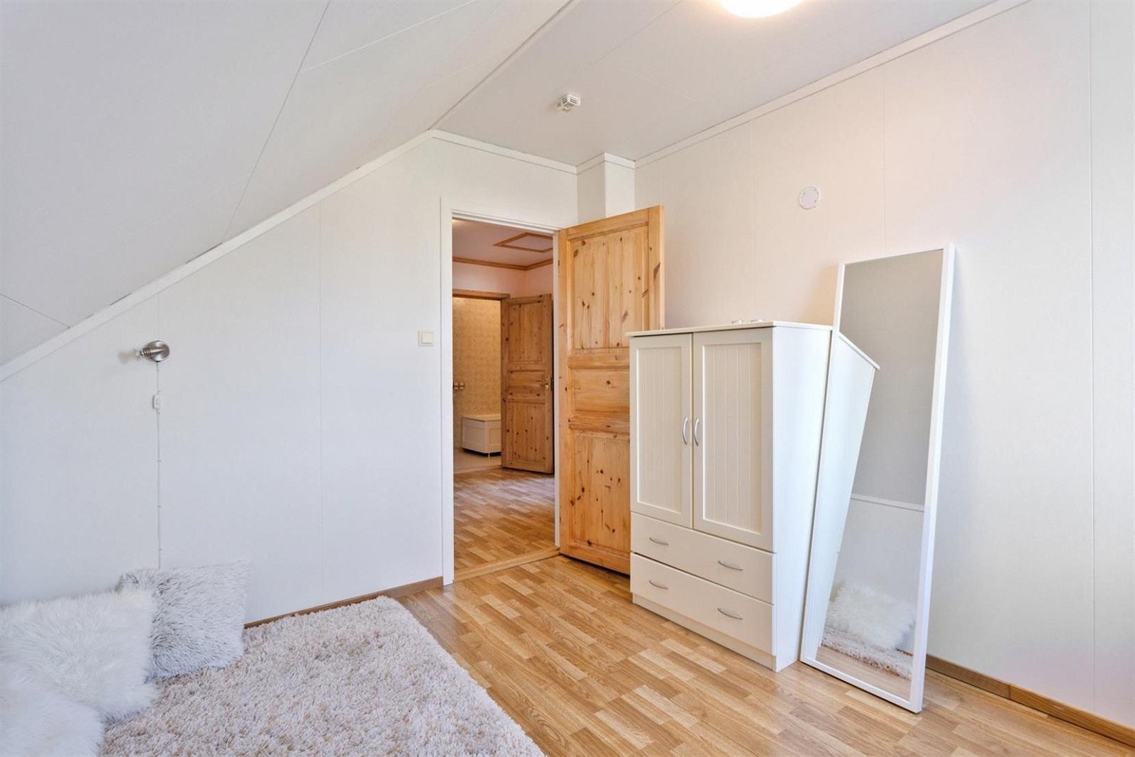 Soverom nr.2. Galleribilde