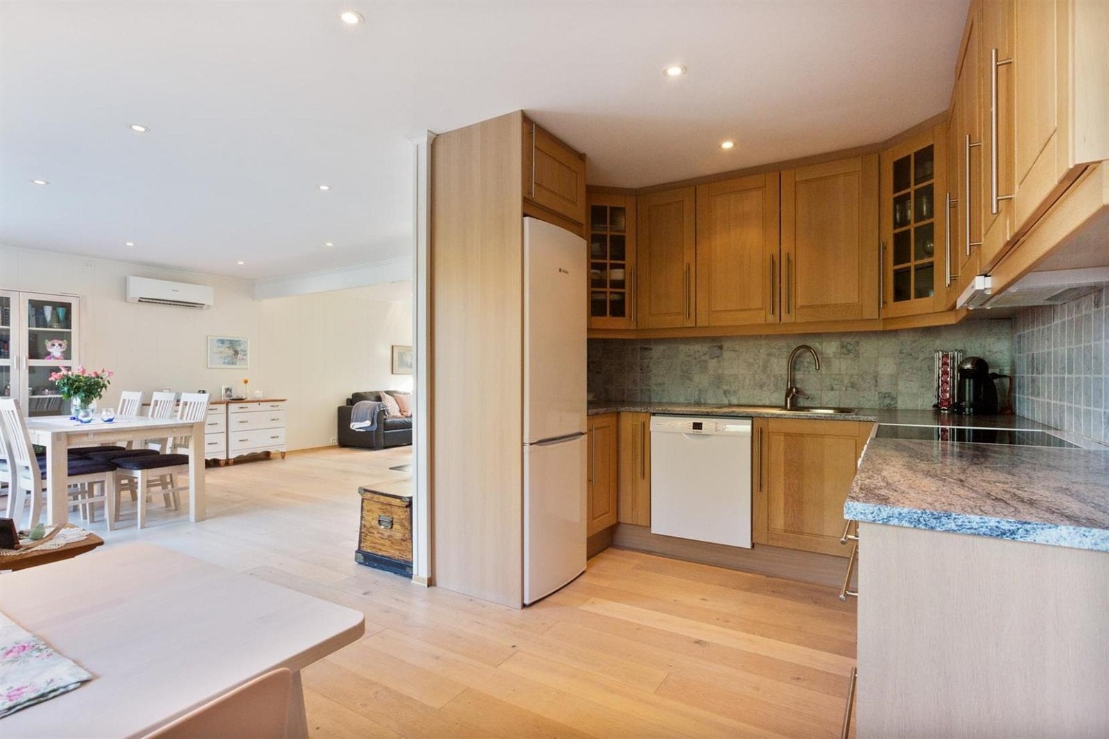 Kjøkkenet ble pusset opp i 2009. Galleribilde