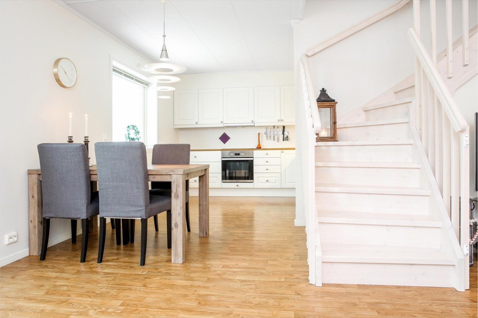 Lysbeiset tretrapp opp til 3. etg. Galleribilde