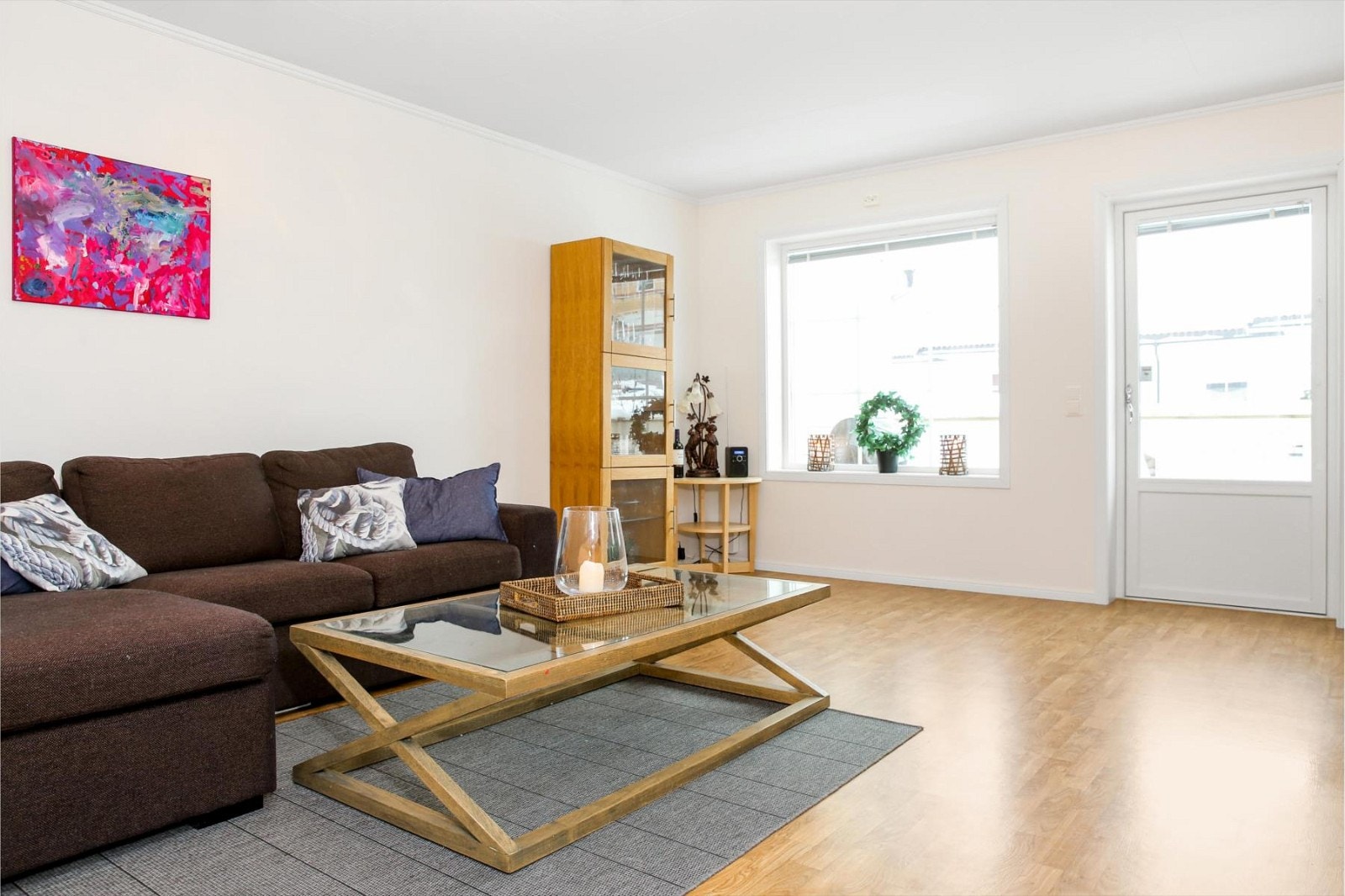 Utgang til veranda fra stuen. Galleribilde