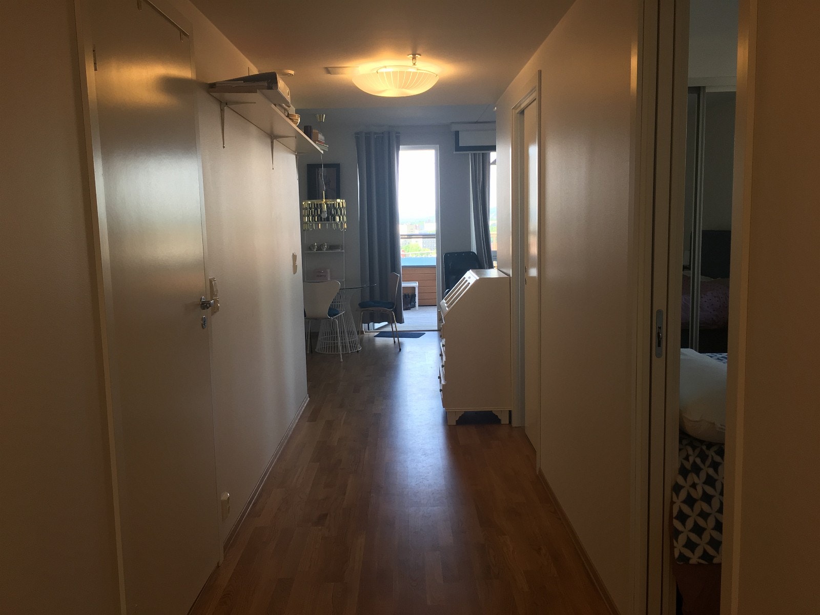 Skatoll og hyller i gang Galleribilde