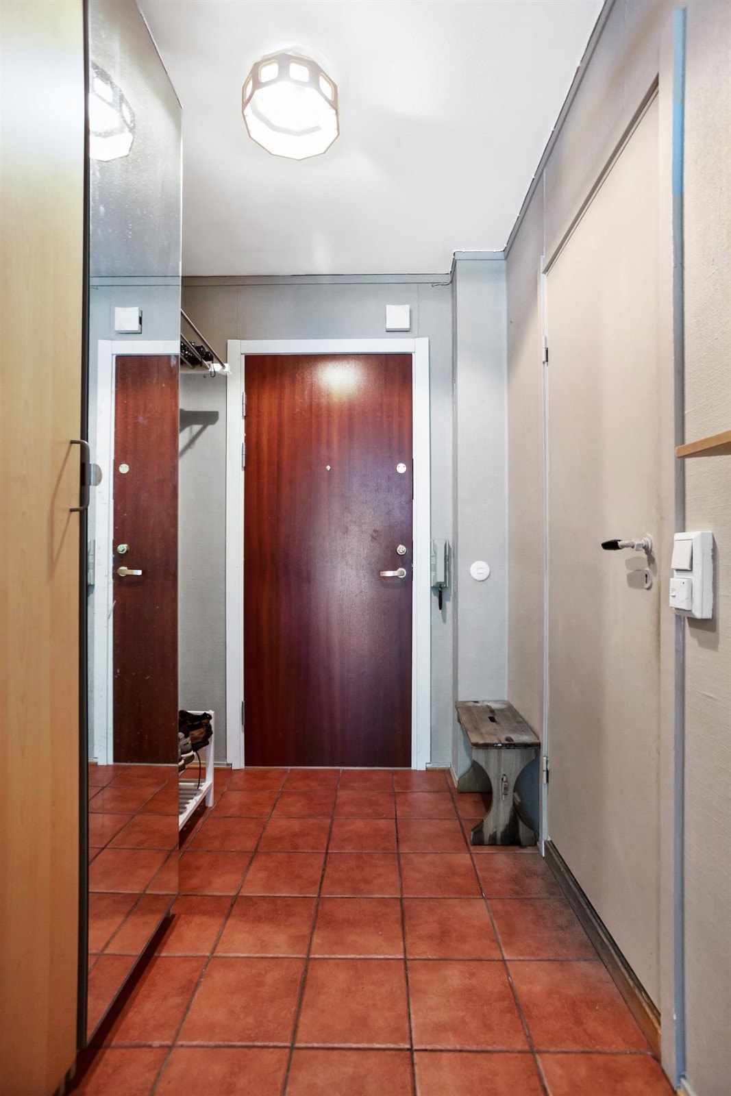 Entré med god plass til sko og yttertøy. Galleribilde