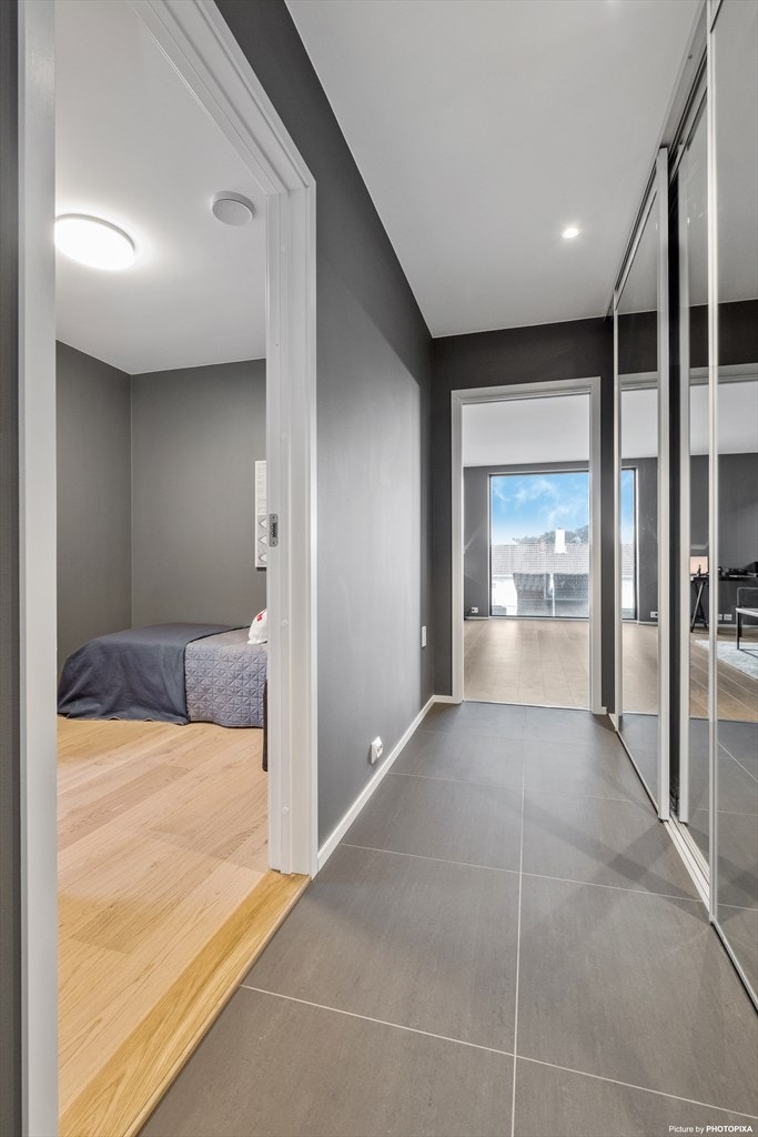 Hallen er knutepunktet i første etasje. Galleribilde