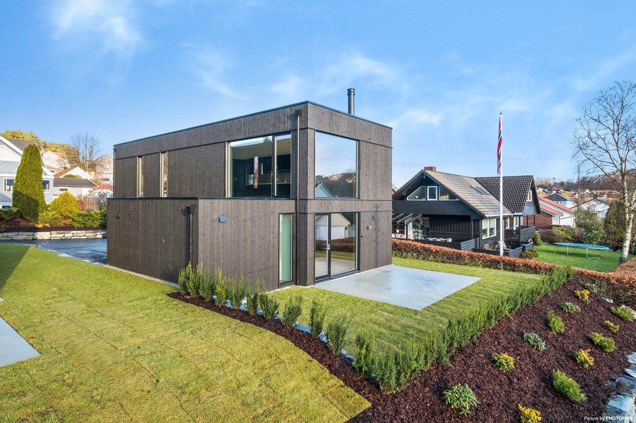 Eiendommen er pent opparbeidet. Galleribilde