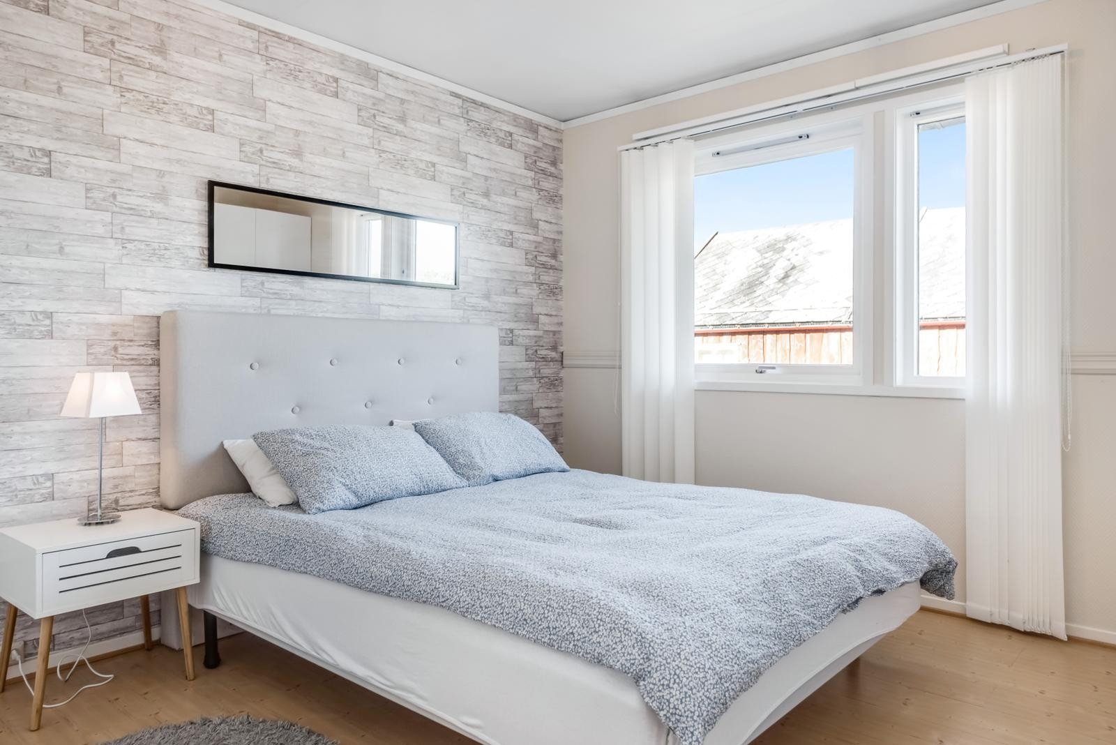 Dette er boligens hovedsoverom og er på hele 11 kvm. Galleribilde