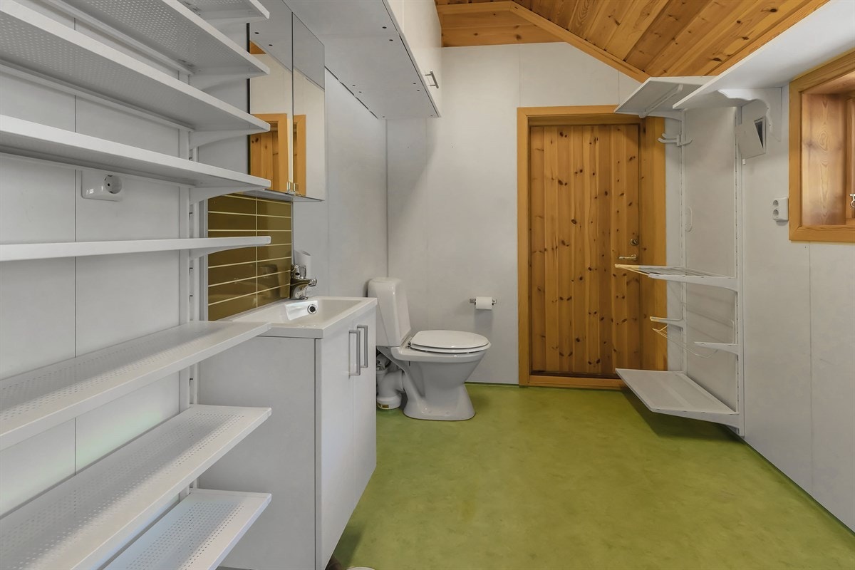 Separat vaskerom i 1 etasje Galleribilde