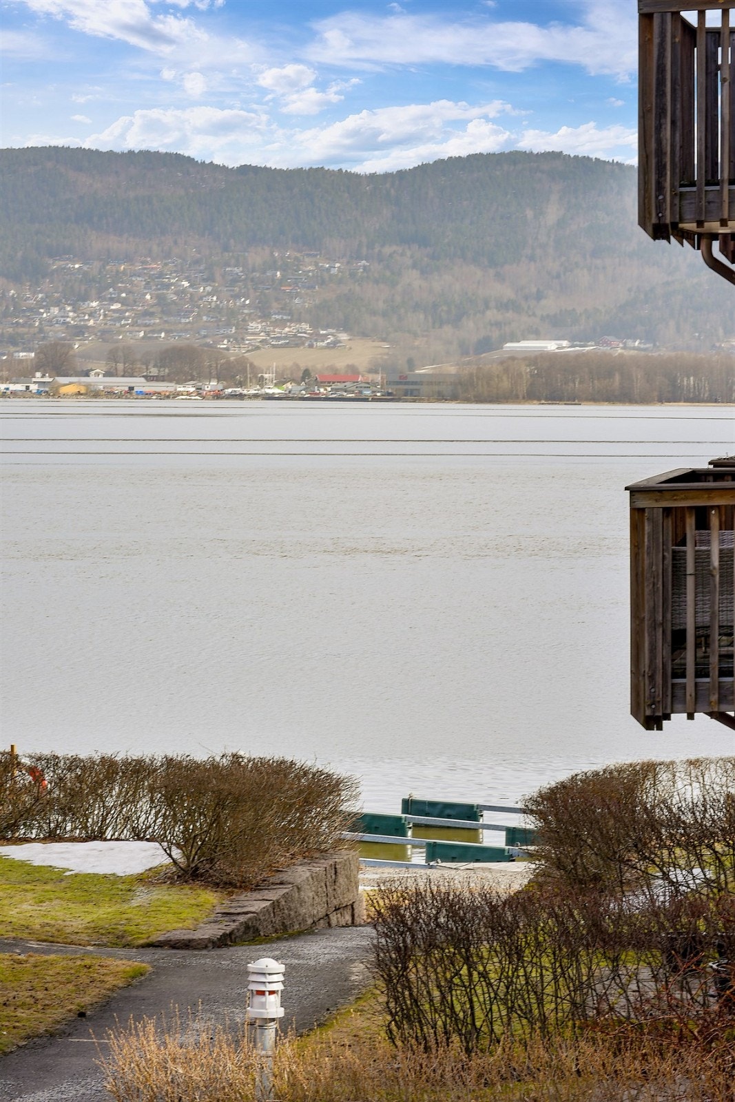 God utsikt fra leiligheten. Galleribilde