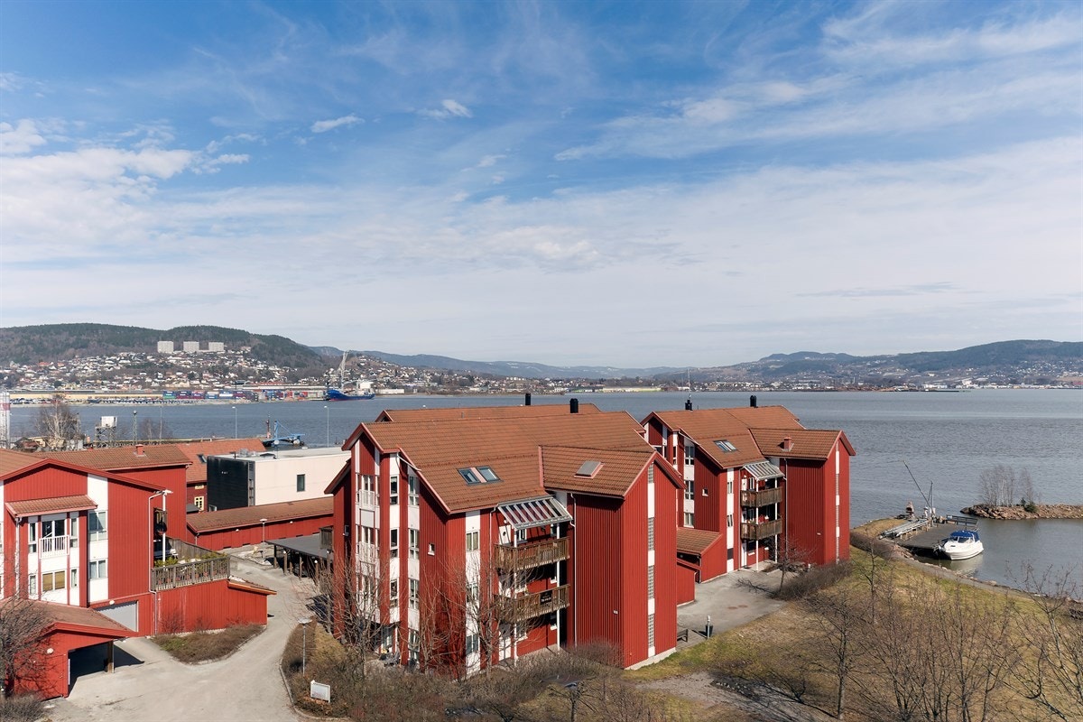 I tillegg er det nærhet til skole, servicetilbud og kollektivtransport, samt medfølgende parkering i garasje. Galleribilde