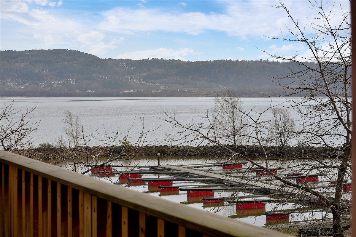 Det er kort vei til Nordbykollen med lysløype, hvor flere utkikkspunkter gir mulighet for et fantastisk skue over byen. I tillegg er det flotte tur- og friluftsområder på Glassverket. Galleribilde