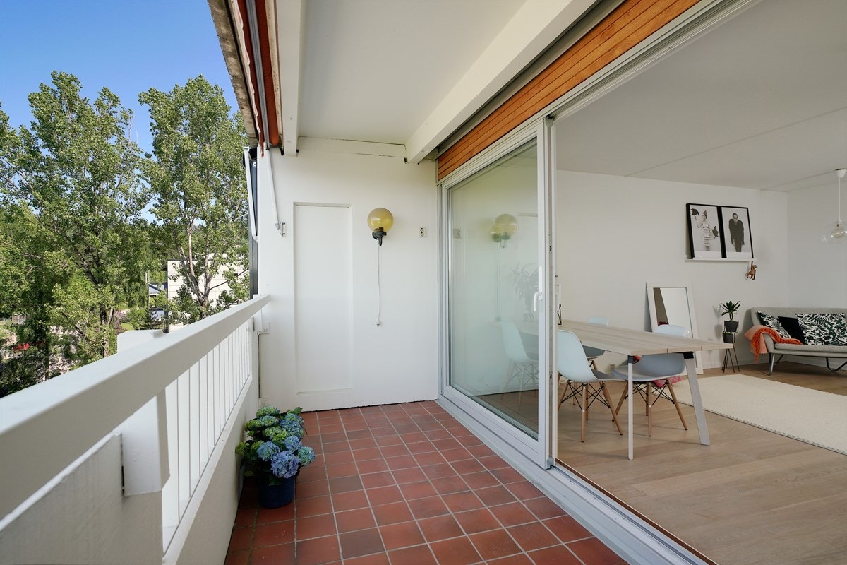 God plass til utemøblement. Galleribilde