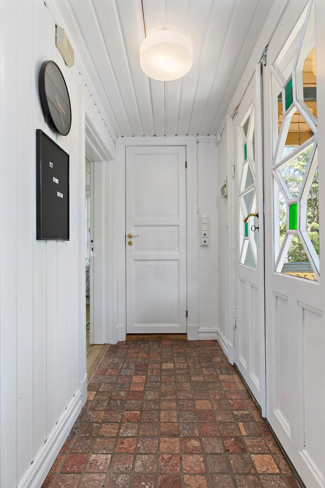 Entre - Rustikke fliser som passer godt til huset, gulvvarme under selfølgelig. Galleribilde