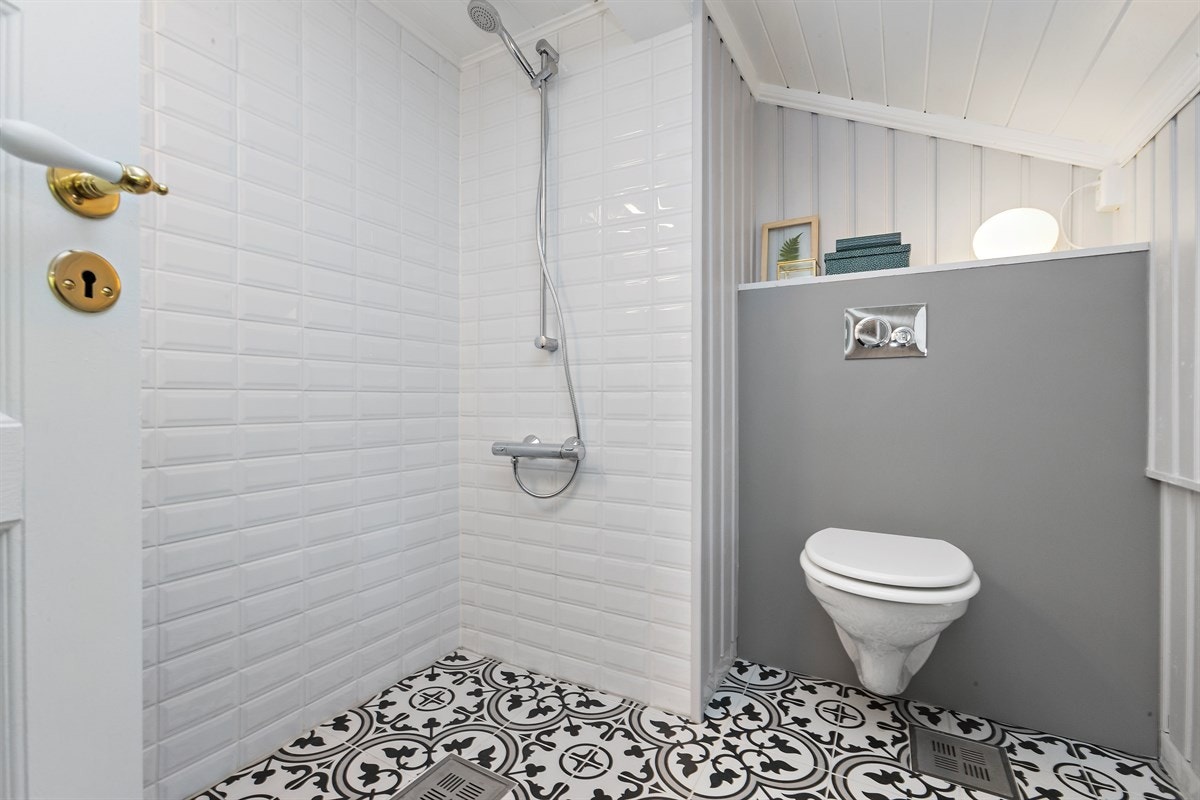 Dusjbad/ wc - alt nytt og forskriftsmessig. Galleribilde