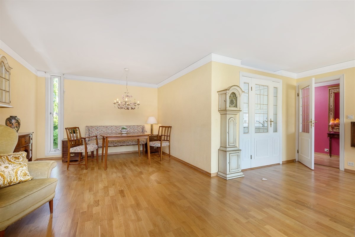 Rommelig stue Galleribilde