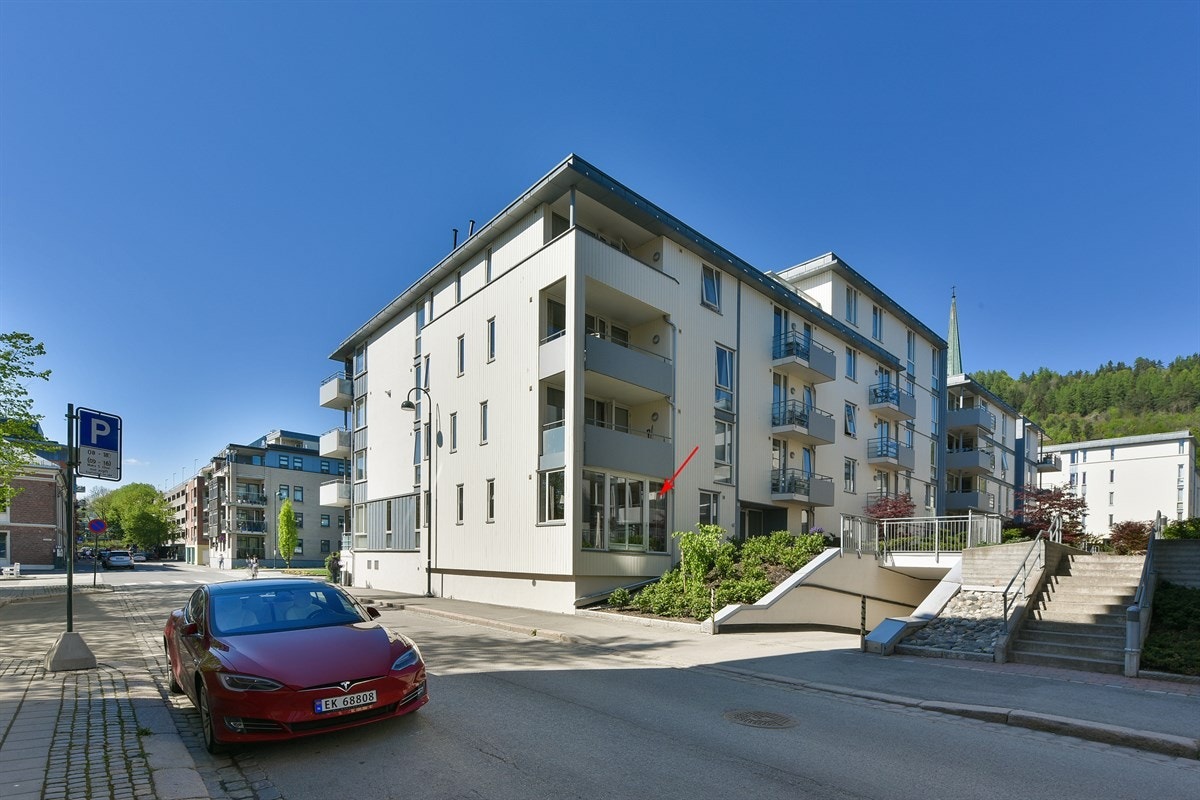 Vil du heller la deg inspirere av skogens magi kan du legge turen til "Sikksakken" bak sykehuset, ca. 300 meter unna, og ta deg innover i Bragernesåsens flotte turområder. Galleribilde