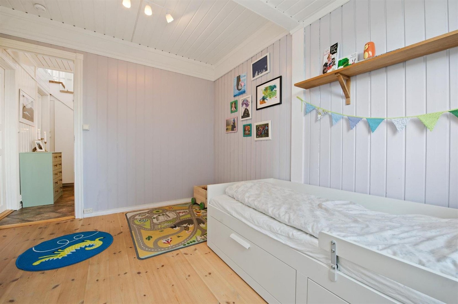 Soverom 2 - underetasje. Galleribilde