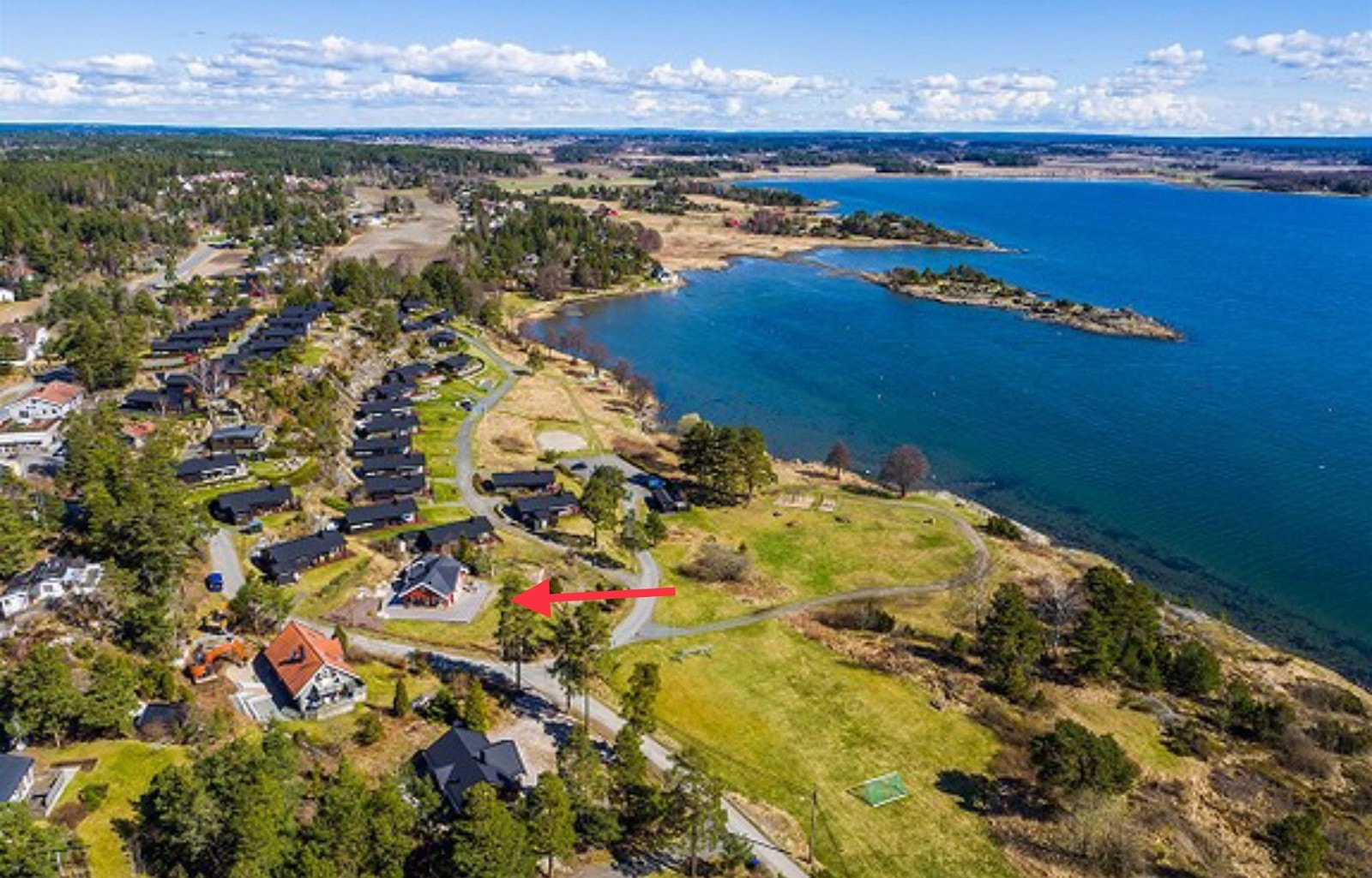 Oversikt nordover og hyttebebyggelsen Galleribilde