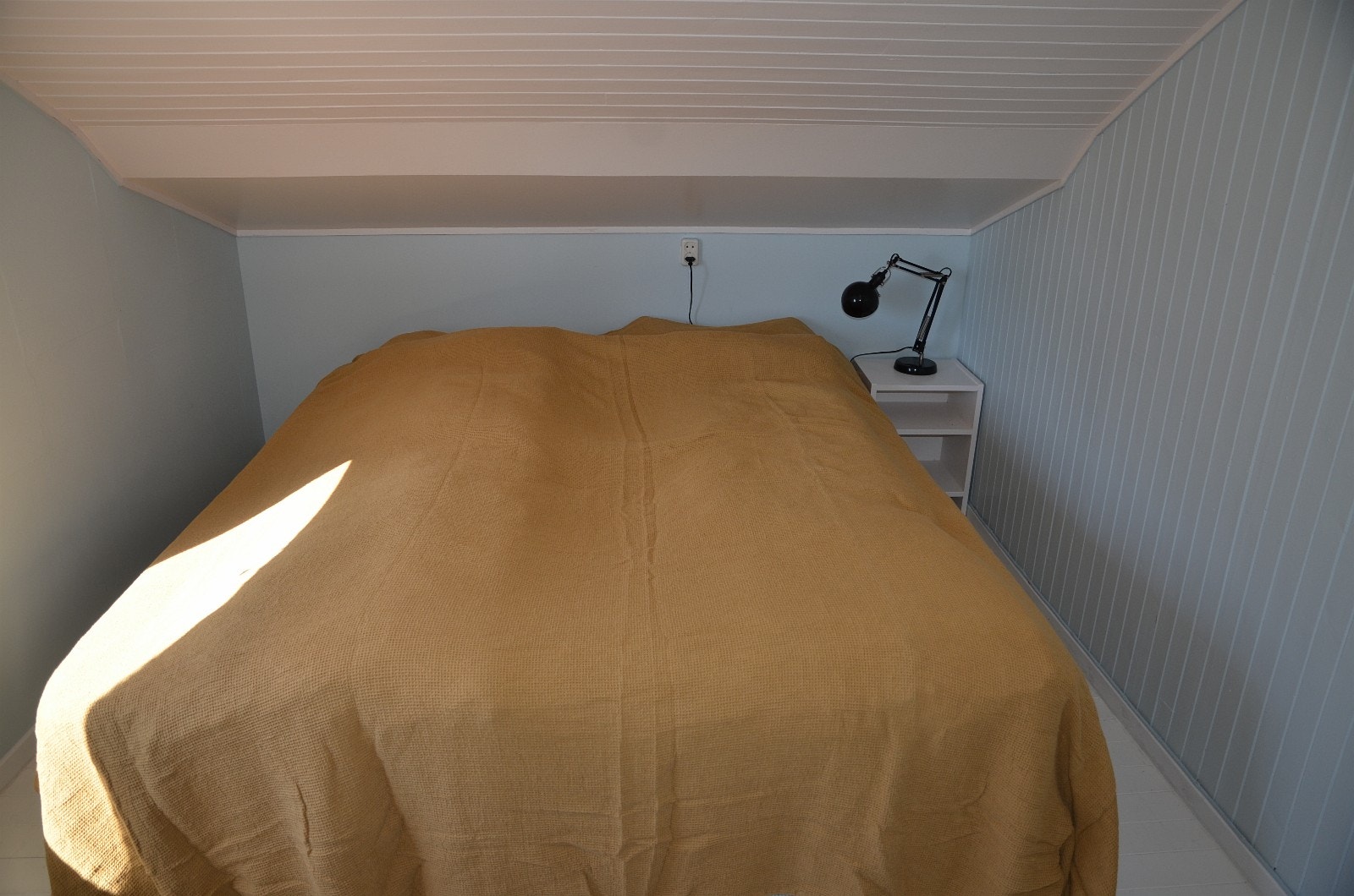 Soverom med stor dobbeltseng Galleribilde