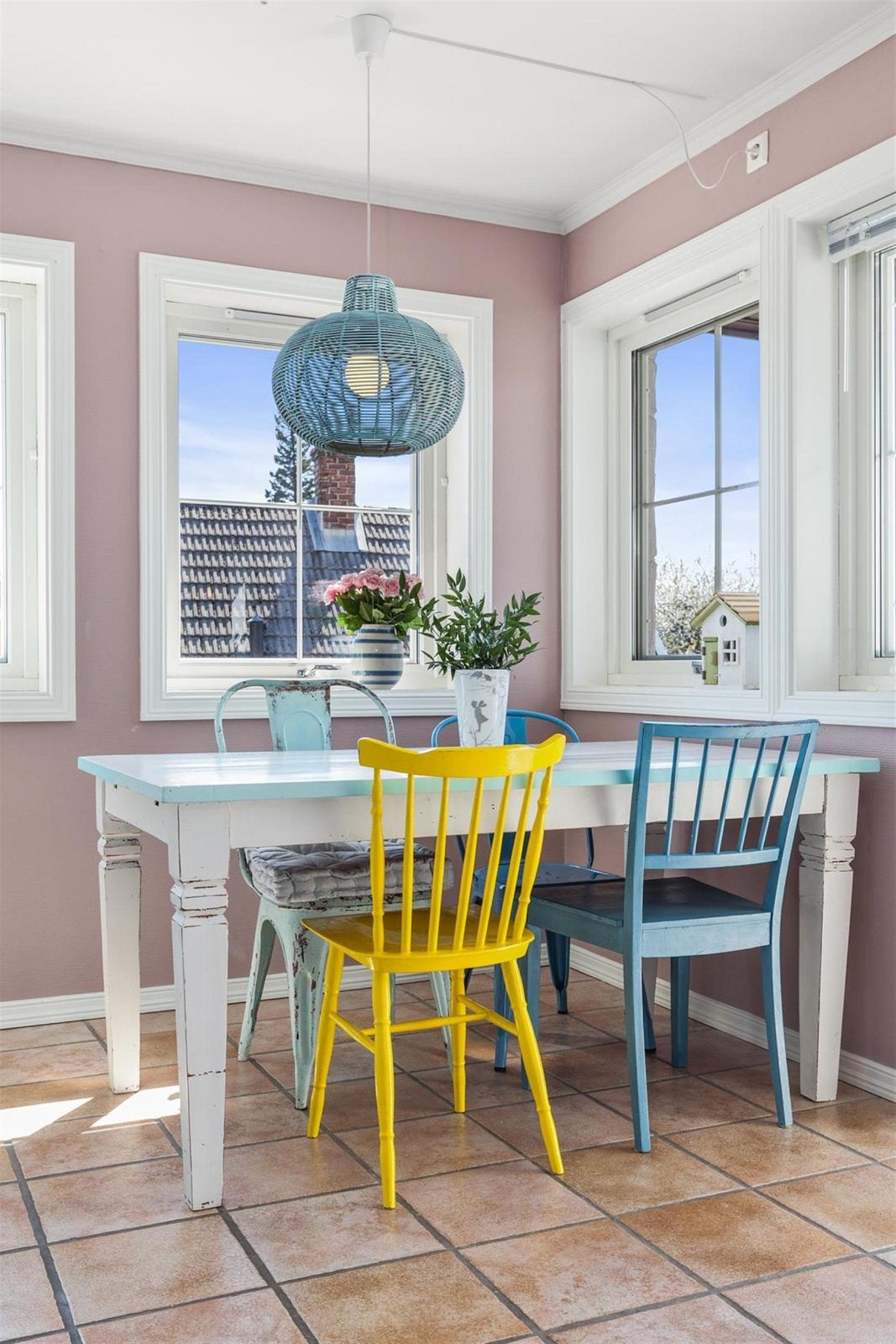 Spiseplass på kjøkken. Galleribilde