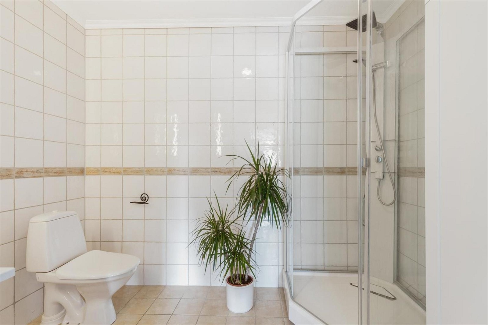 Lyst og lekkert bad. Galleribilde