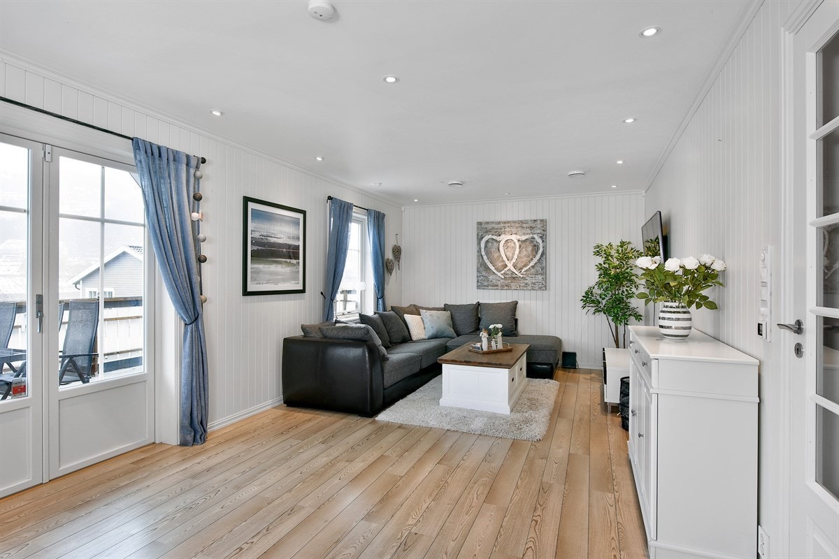 Direkte utgang fra stuen til terrasse. Galleribilde