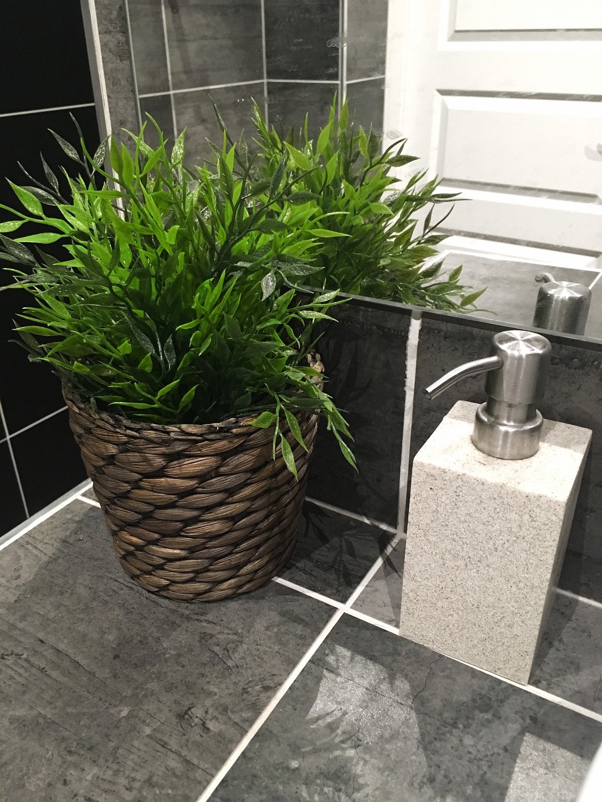Detalj på bad Galleribilde