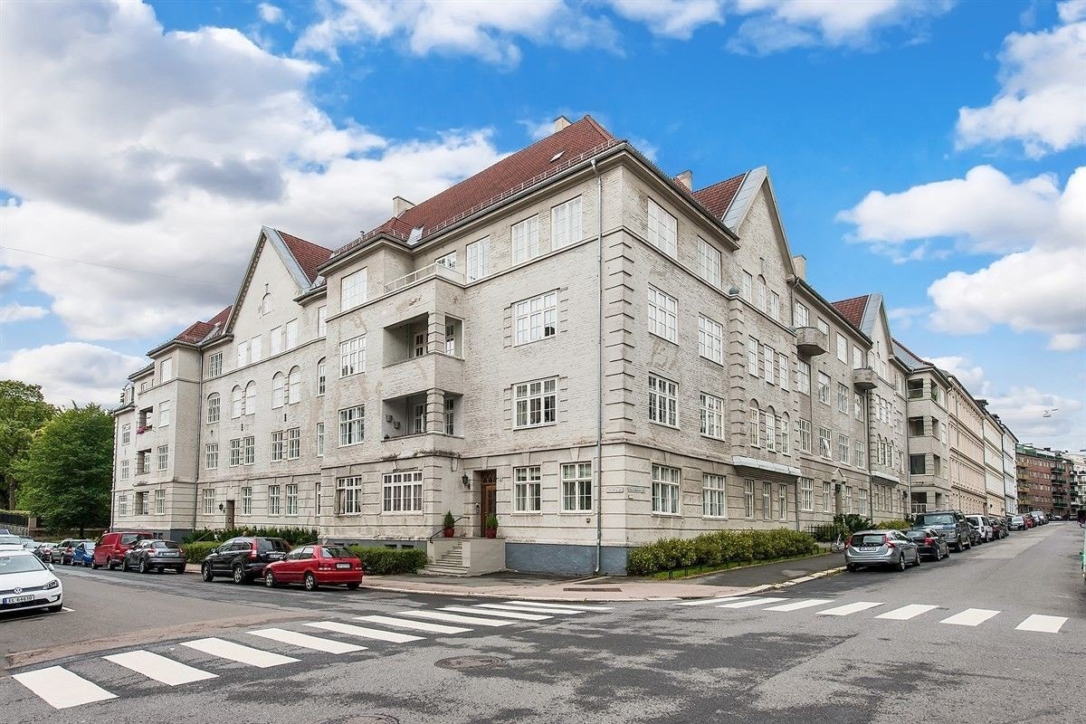 Bygården Galleribilde