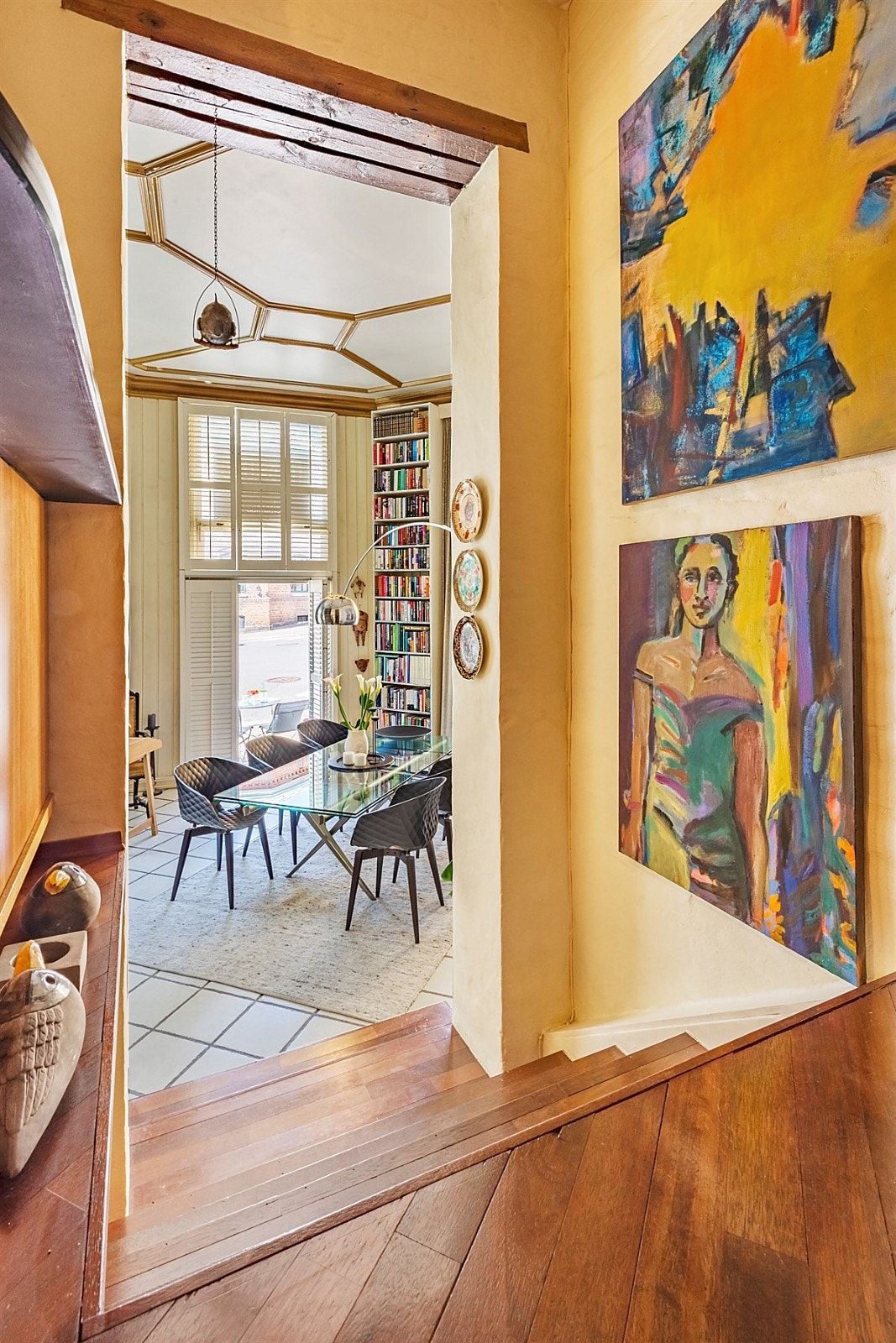 Det er viden kjent at de som danser fremfor å gå i trapper får åpne julegavene først. De blir oftere oppgradert på flyreiser og er gode på å ta vare på planter og friske blomster i hjemmet. Galleribilde