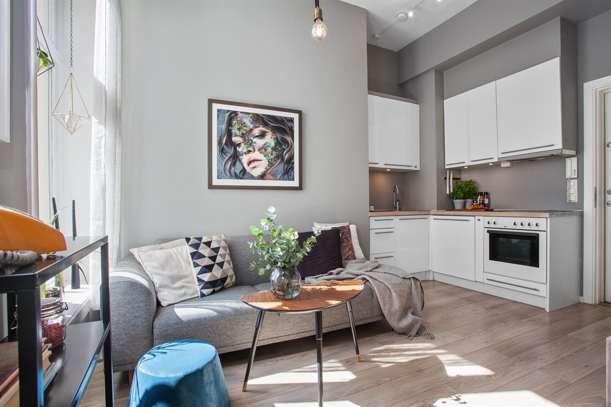 Selv om leiligheten er på 23 kvm, oppleves romfordelingen som veldig smart. Galleribilde