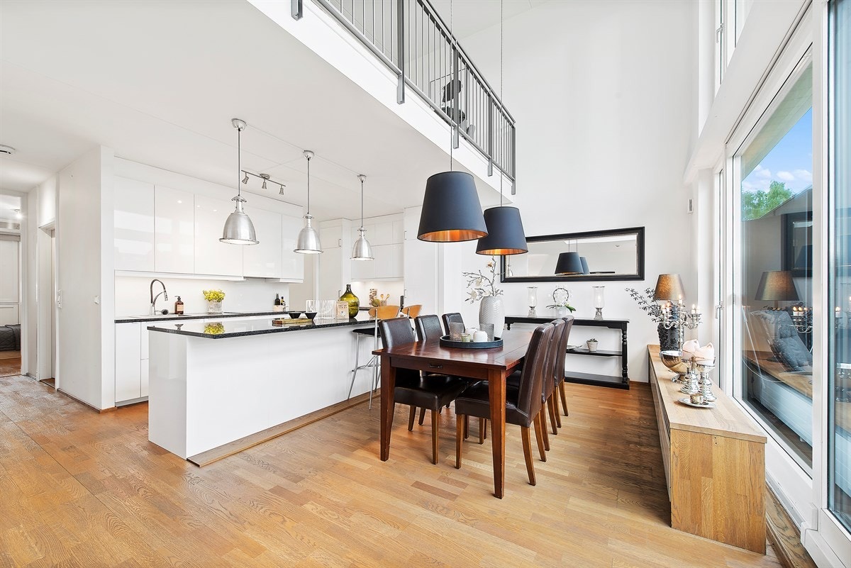 Kjøkkendelen sett fra stuen. Galleribilde