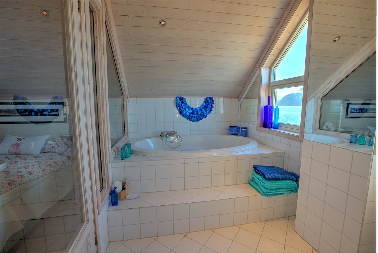 Her kan du nyte utsikten fra badekaret Galleribilde