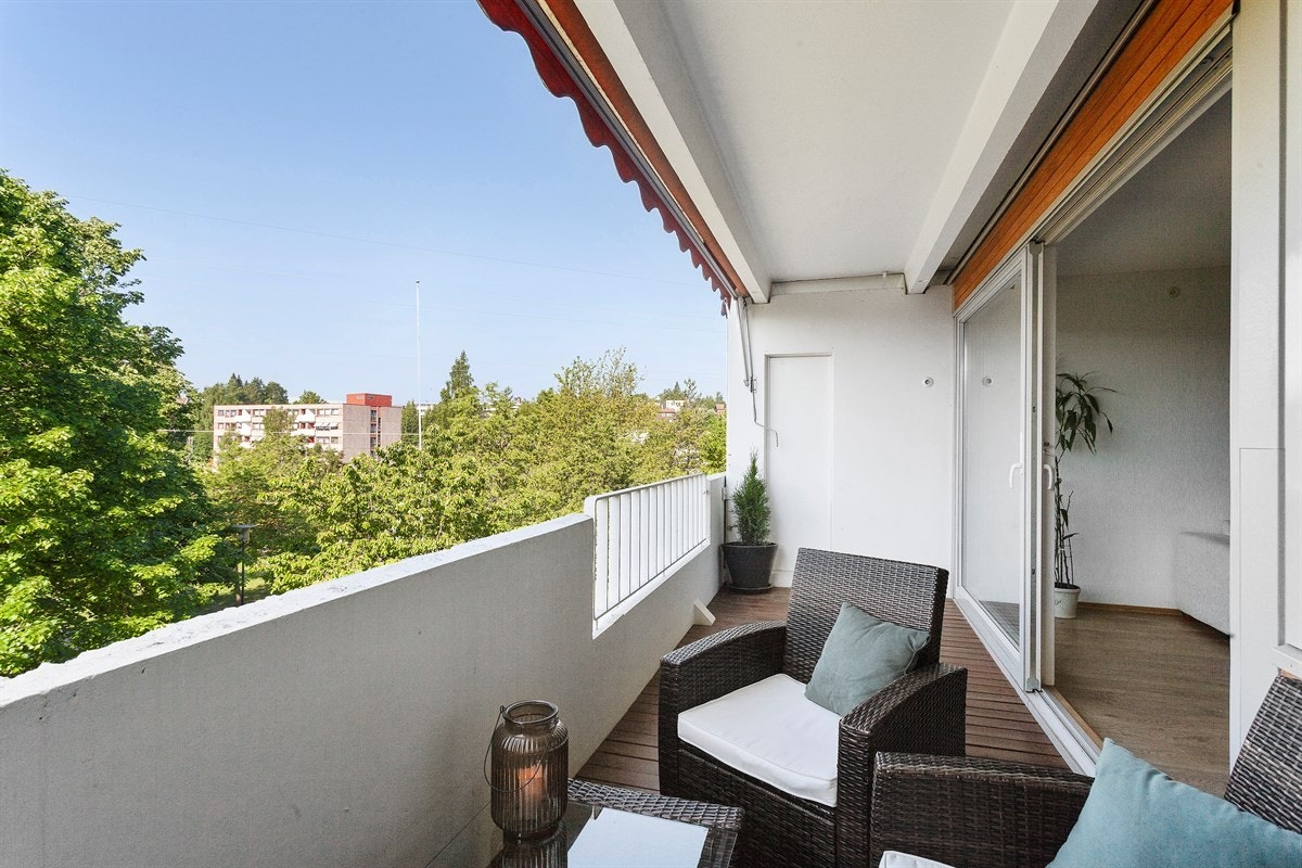 Sydvestvendt balkong med gode solforhold Galleribilde