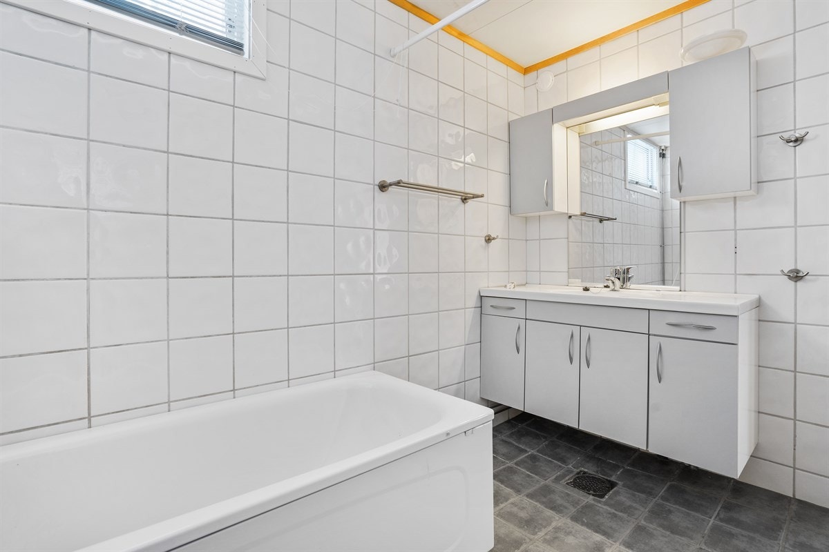 Bad i underetasjen. Galleribilde