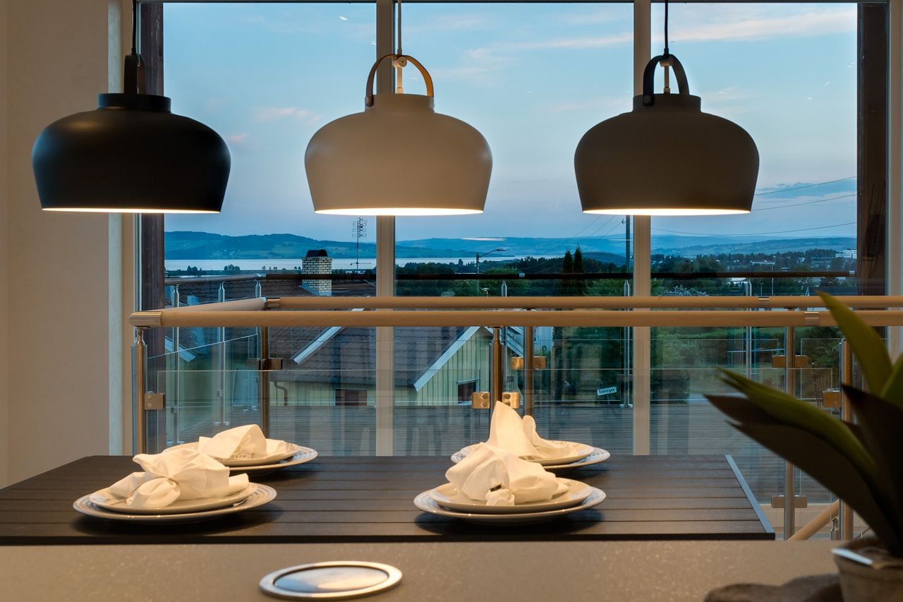 Detalj kjøkken, kveldsstemning og fantastisk utsikt Galleribilde