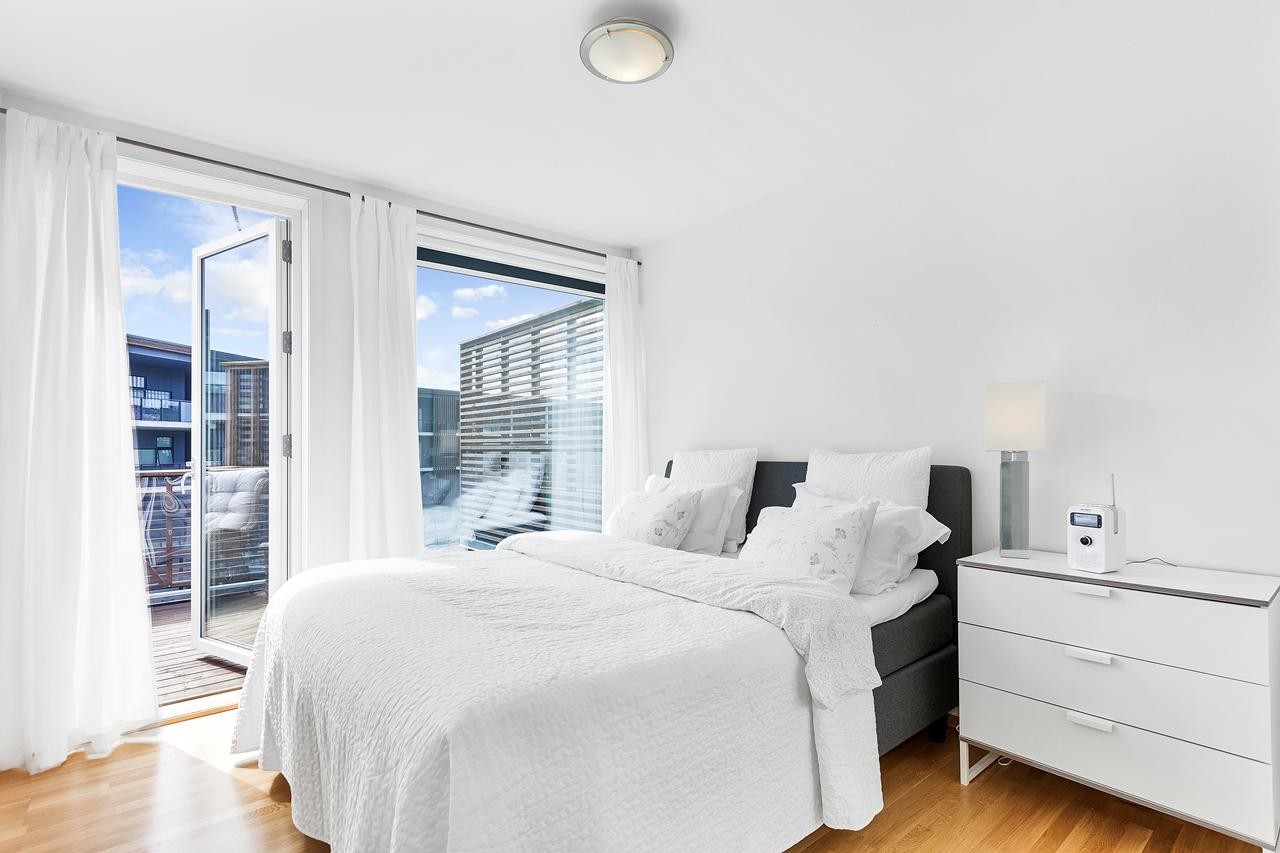 Hovedsoverom har utgang til egen solrik balkong Galleribilde