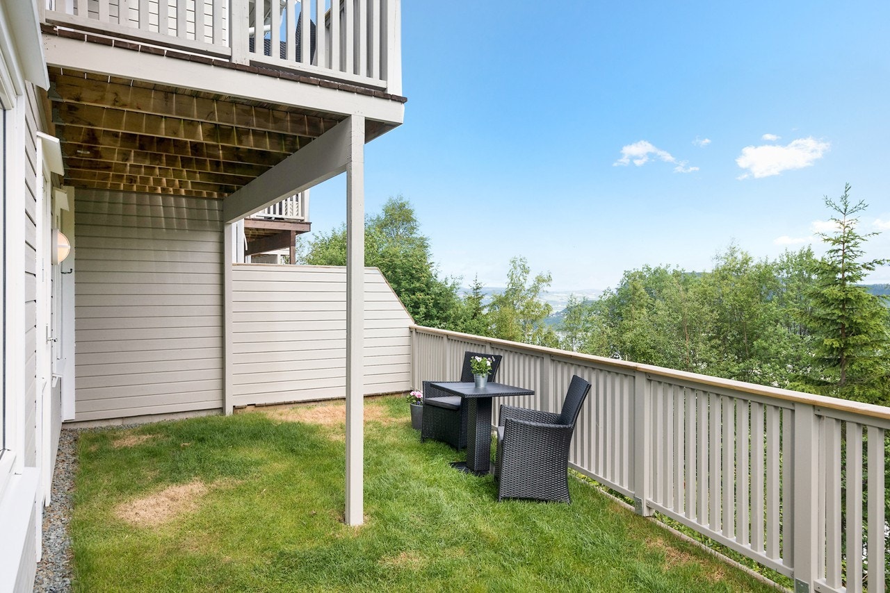 Her vil du få en usjenert hage med god solforhold. Galleribilde