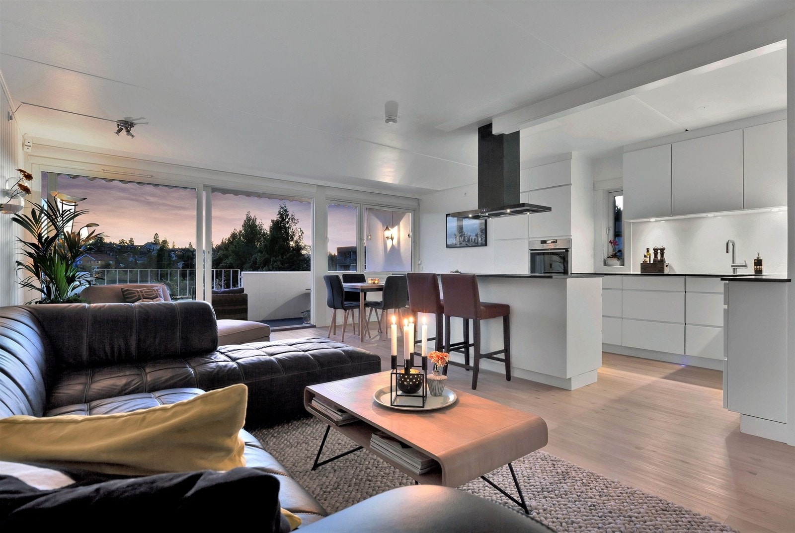 Kveldsstemning i Hovseterveien Galleribilde