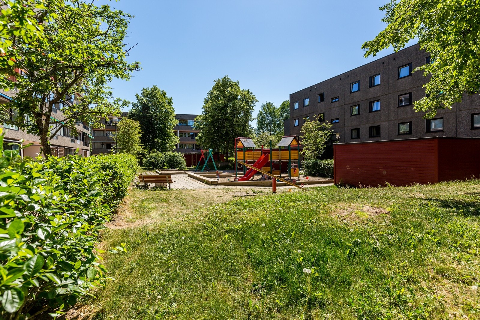 Borettslaget har lekeplass til stor glede for de minste Galleribilde